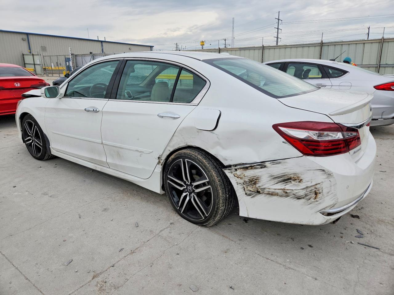 2016 HONDA ACCORD TOURING photo 3