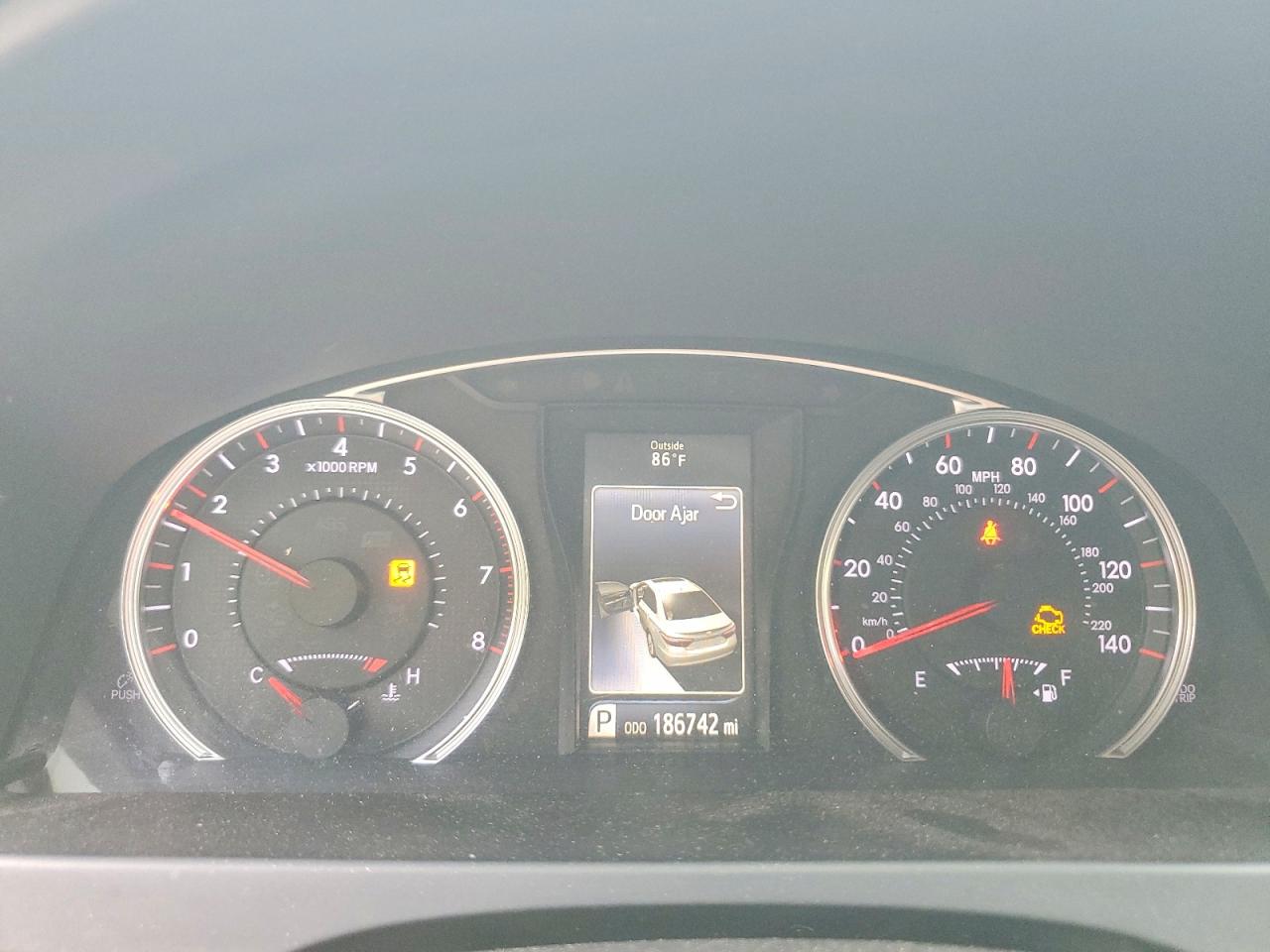 2015 TOYOTA CAMRY SE photo 25