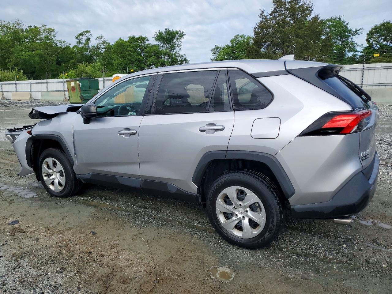 2022 TOYOTA RAV4 LE photo 4