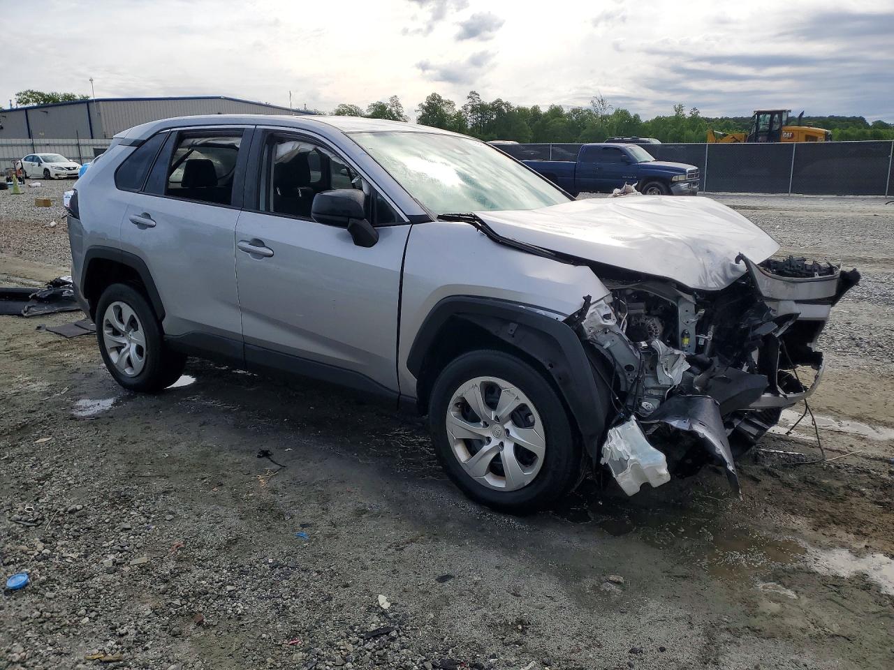 2022 TOYOTA RAV4 LE photo 10