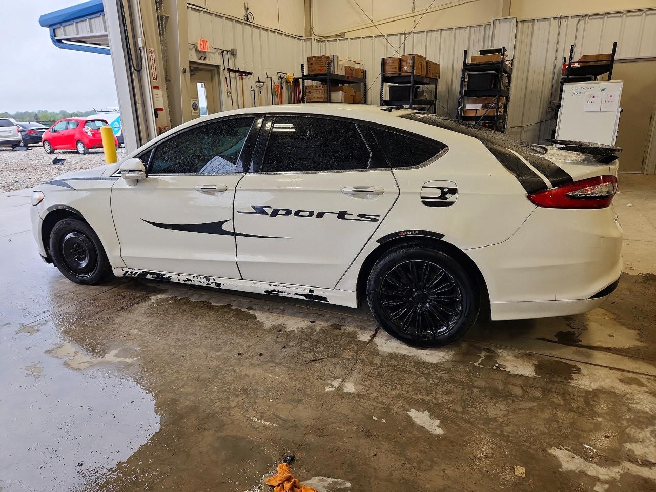 2014 FORD FUSION SE photo 2