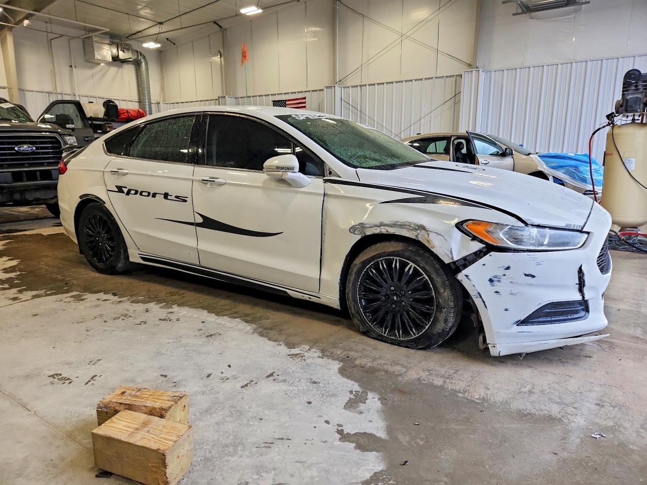 2014 FORD FUSION SE photo 4