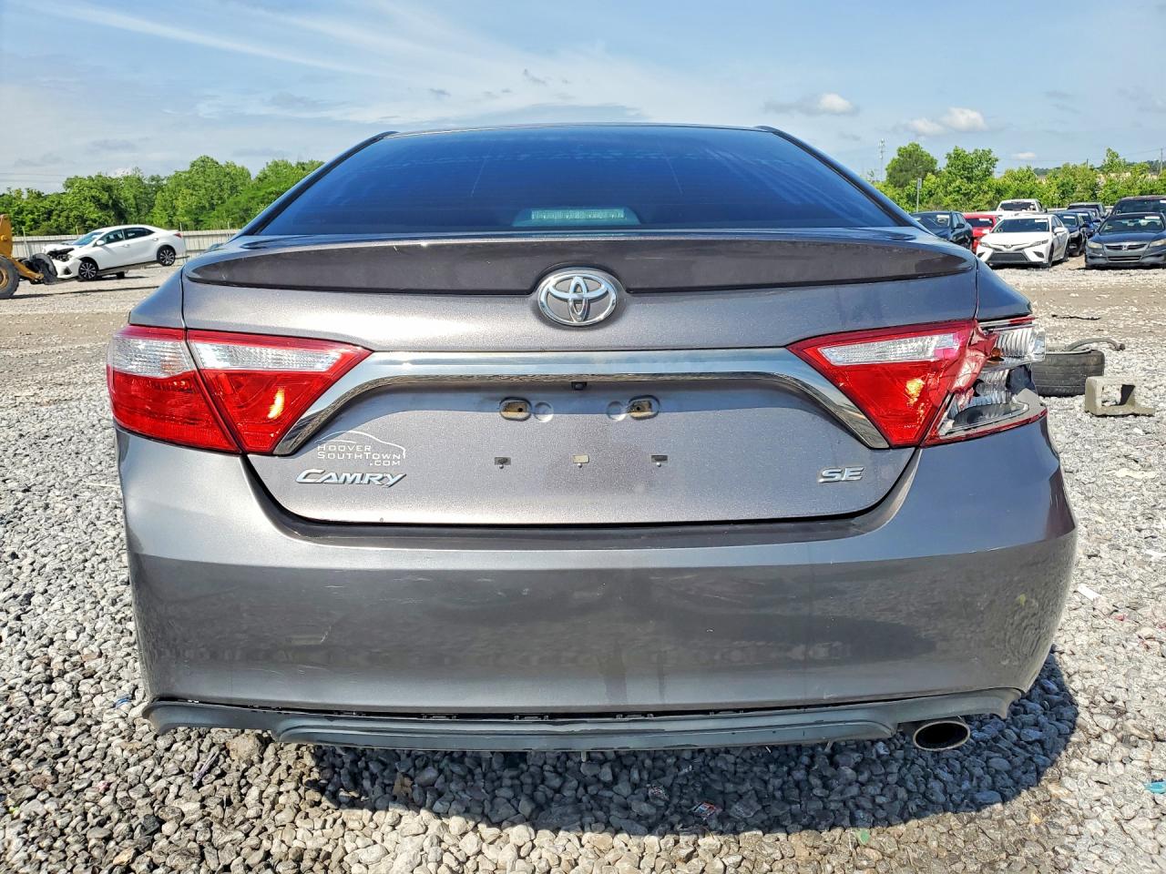 2017 TOYOTA CAMRY SE photo 16