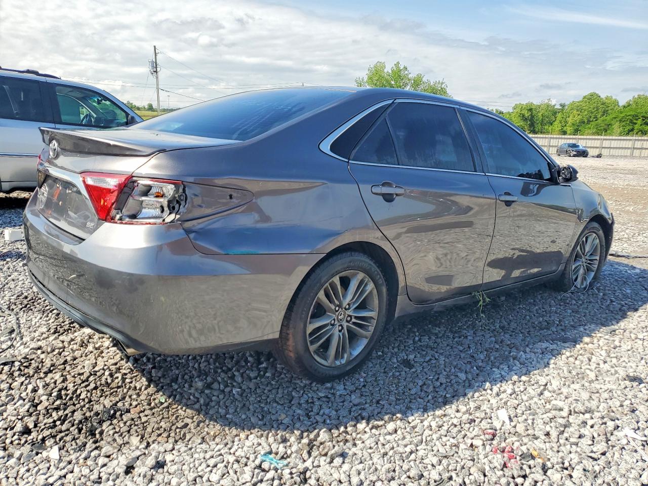 2017 TOYOTA CAMRY SE photo 7