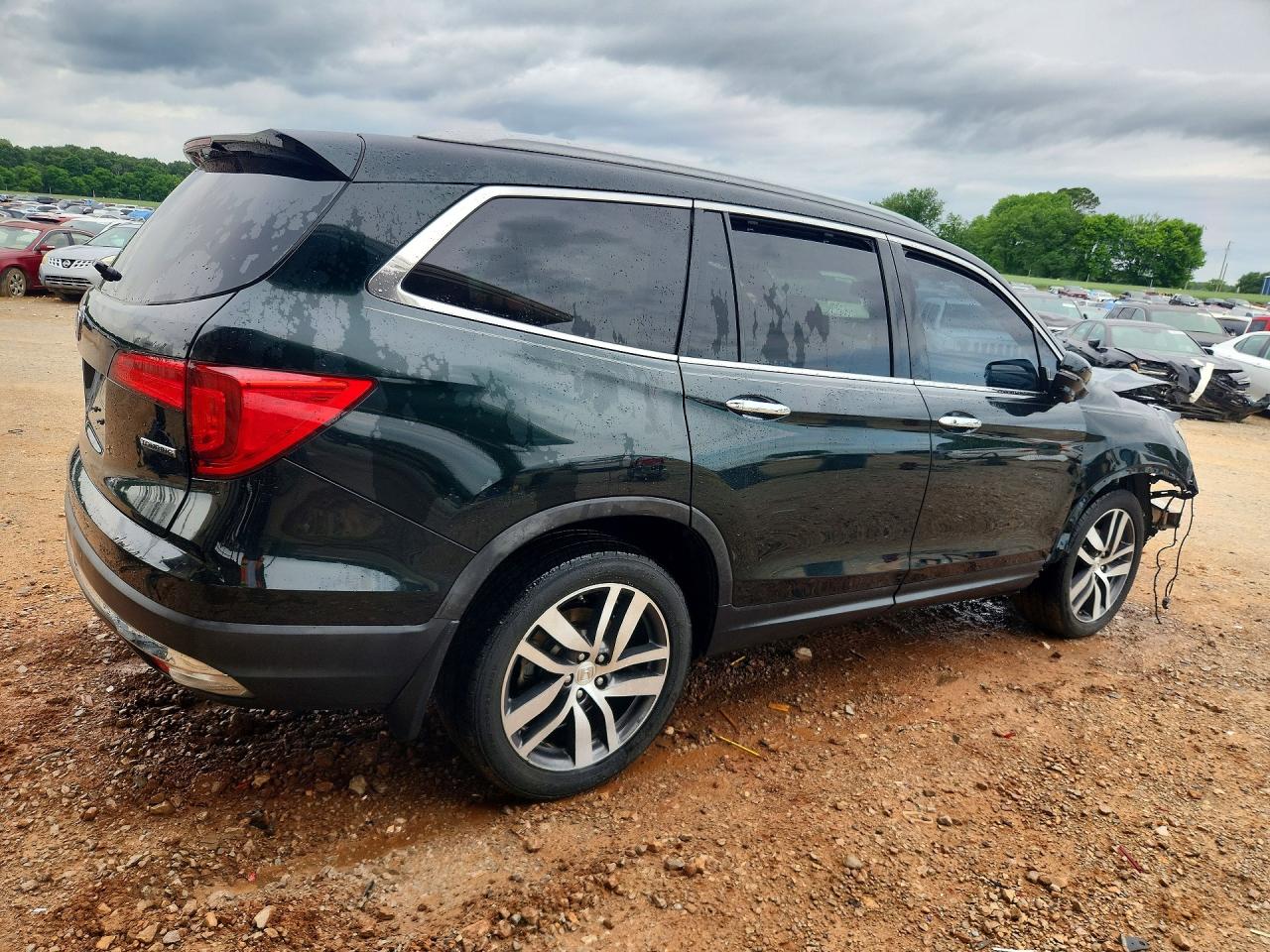 2016 HONDA PILOT TOURING photo 5