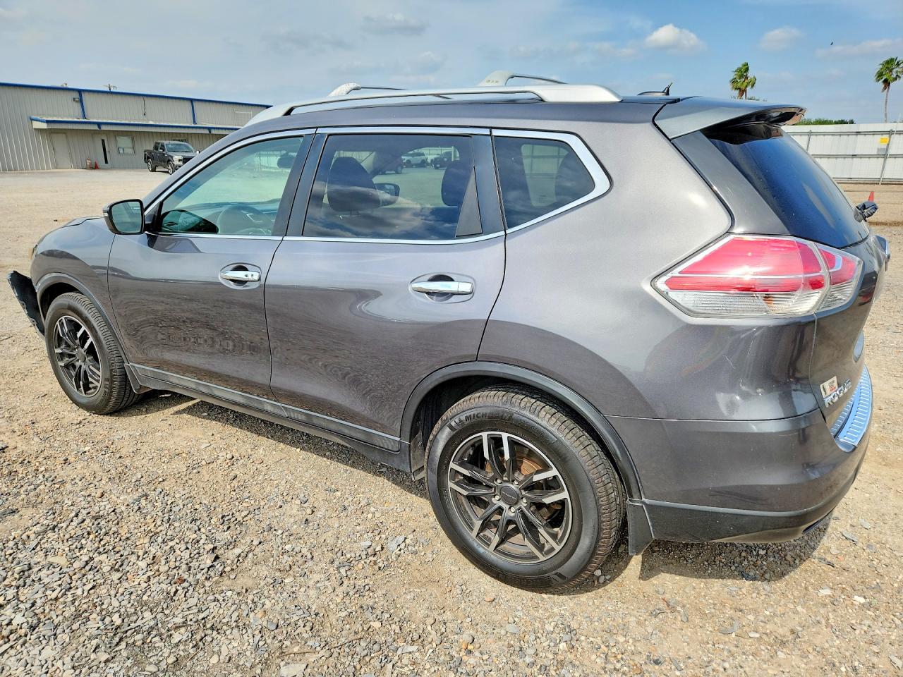 2016 NISSAN ROGUE SV photo 4