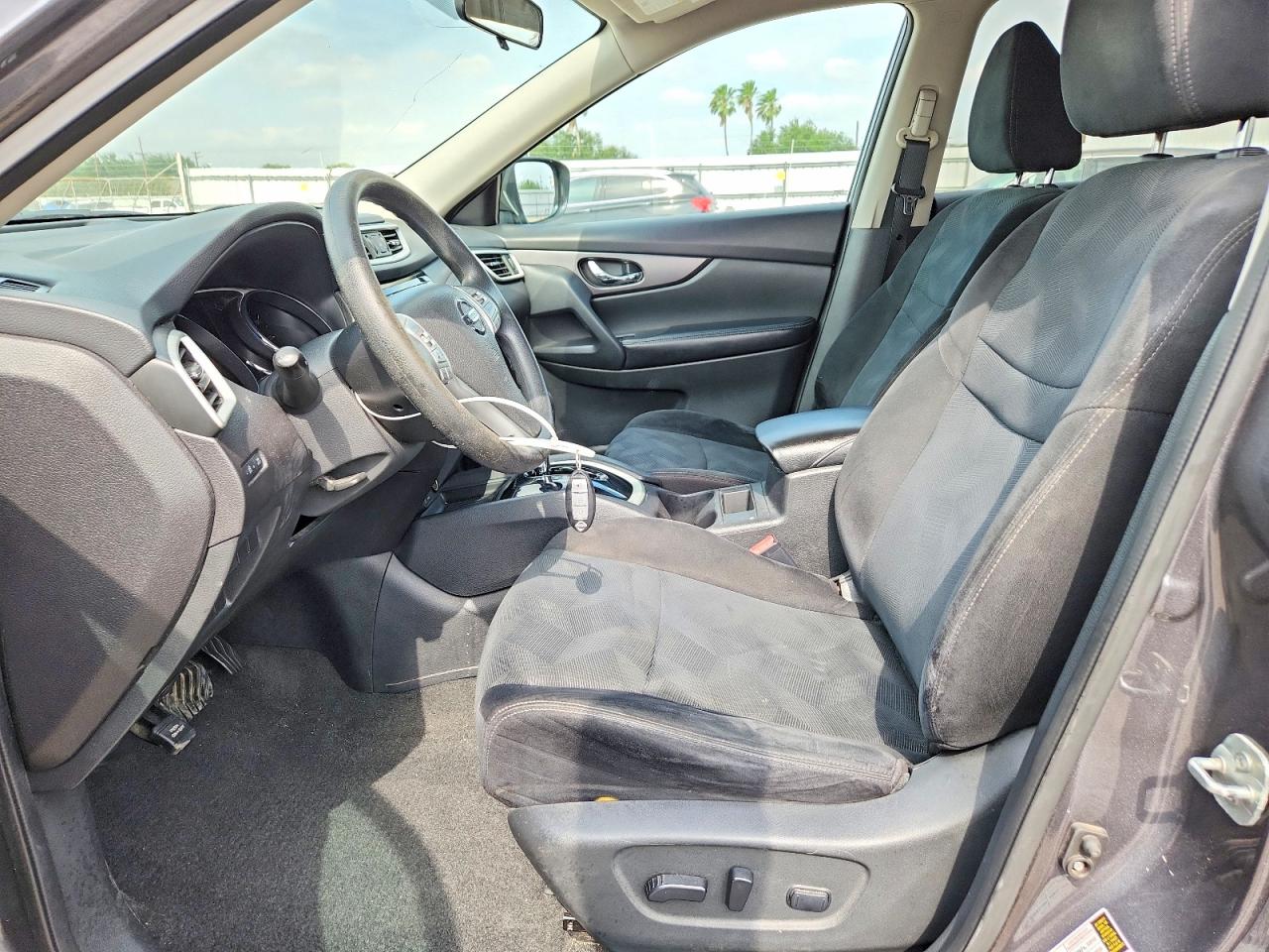 2016 NISSAN ROGUE SV photo 19