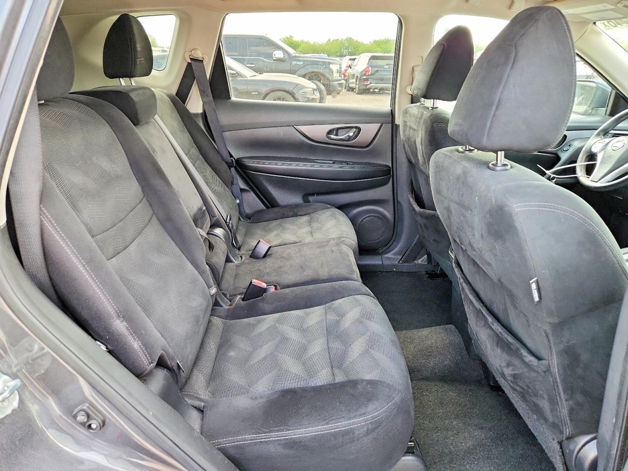 2016 NISSAN ROGUE SV photo 31