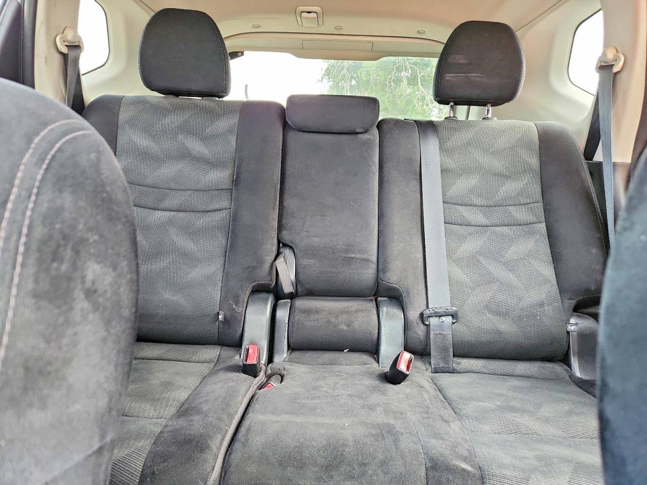 2016 NISSAN ROGUE SV photo 28