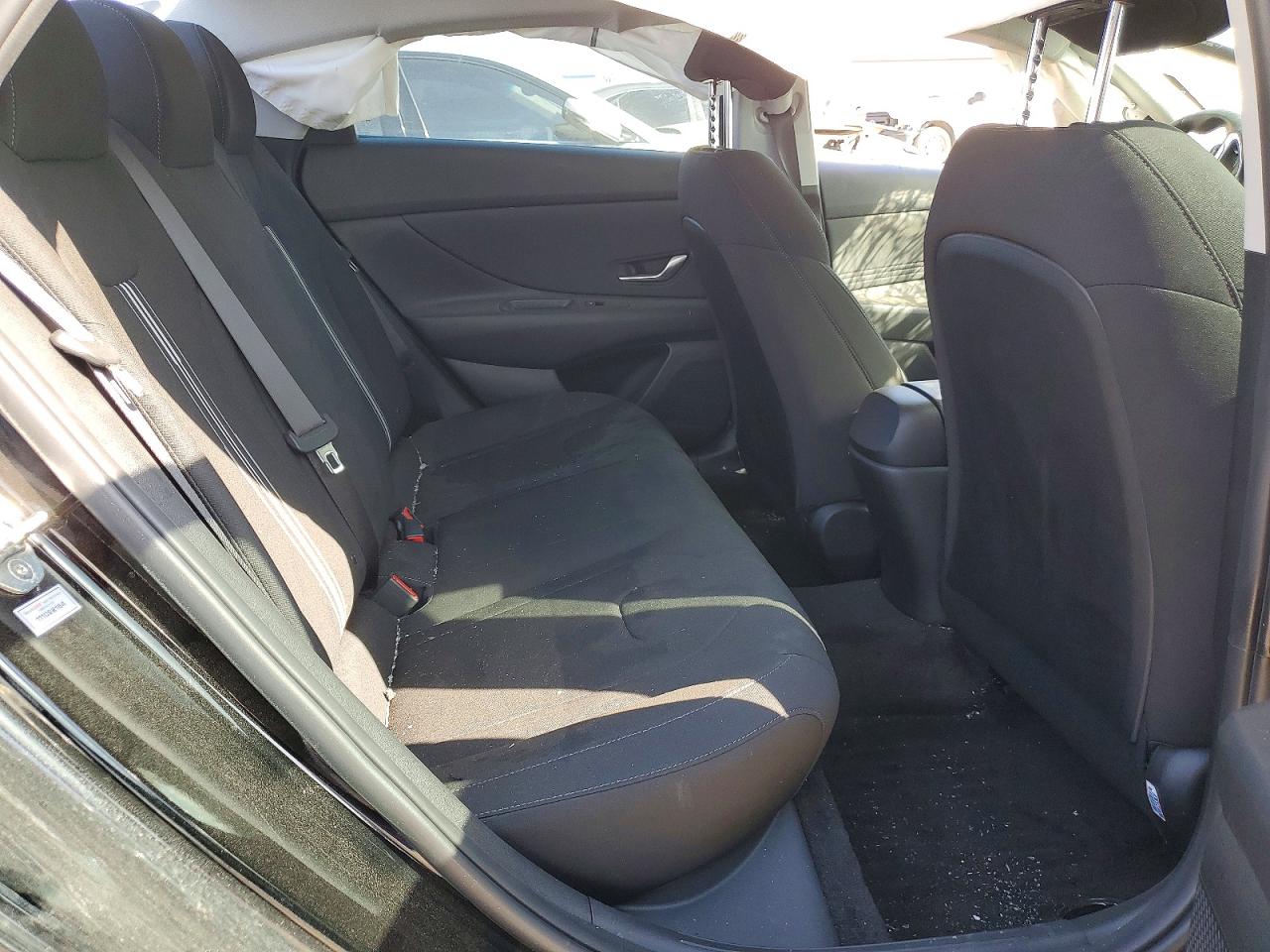 2022 HYUNDAI ELANTRA SEL photo 28