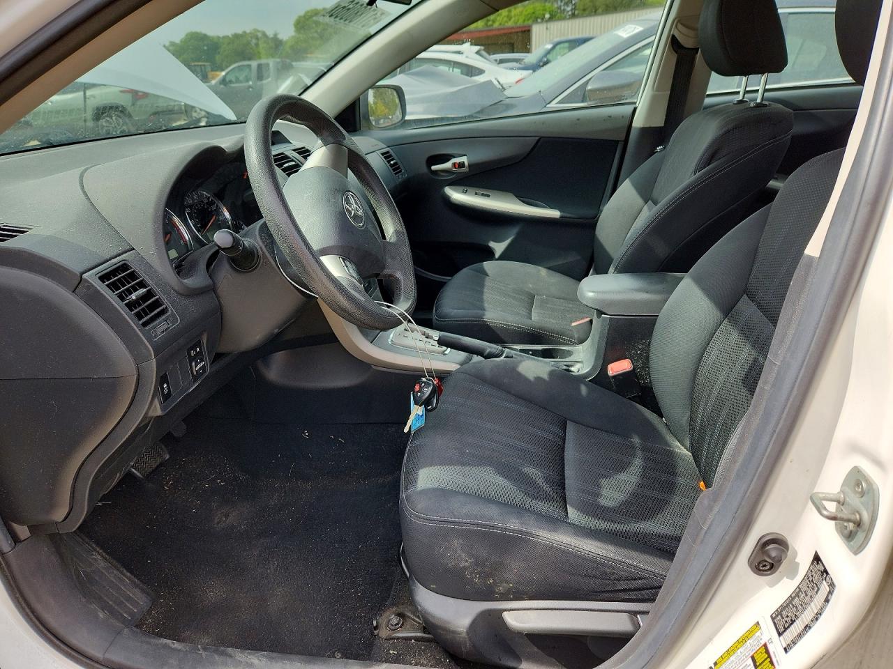 2013 TOYOTA COROLLA S photo 19
