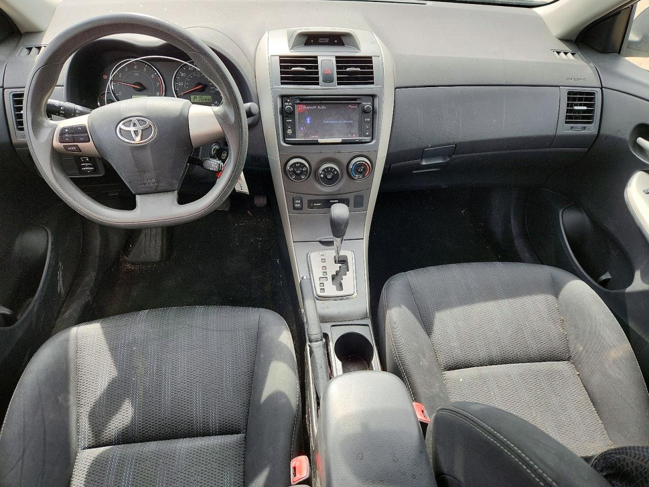 2013 TOYOTA COROLLA S photo 22