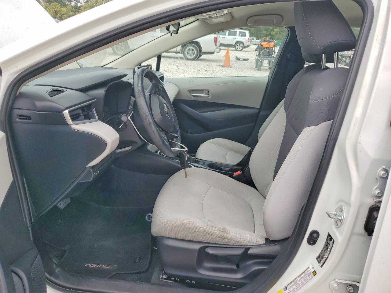 2021 TOYOTA COROLLA LE photo 13