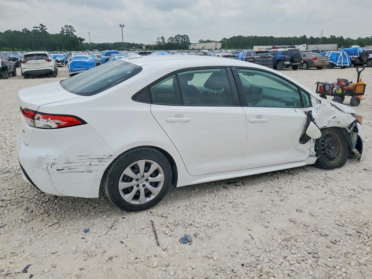 2021 TOYOTA COROLLA LE photo 5