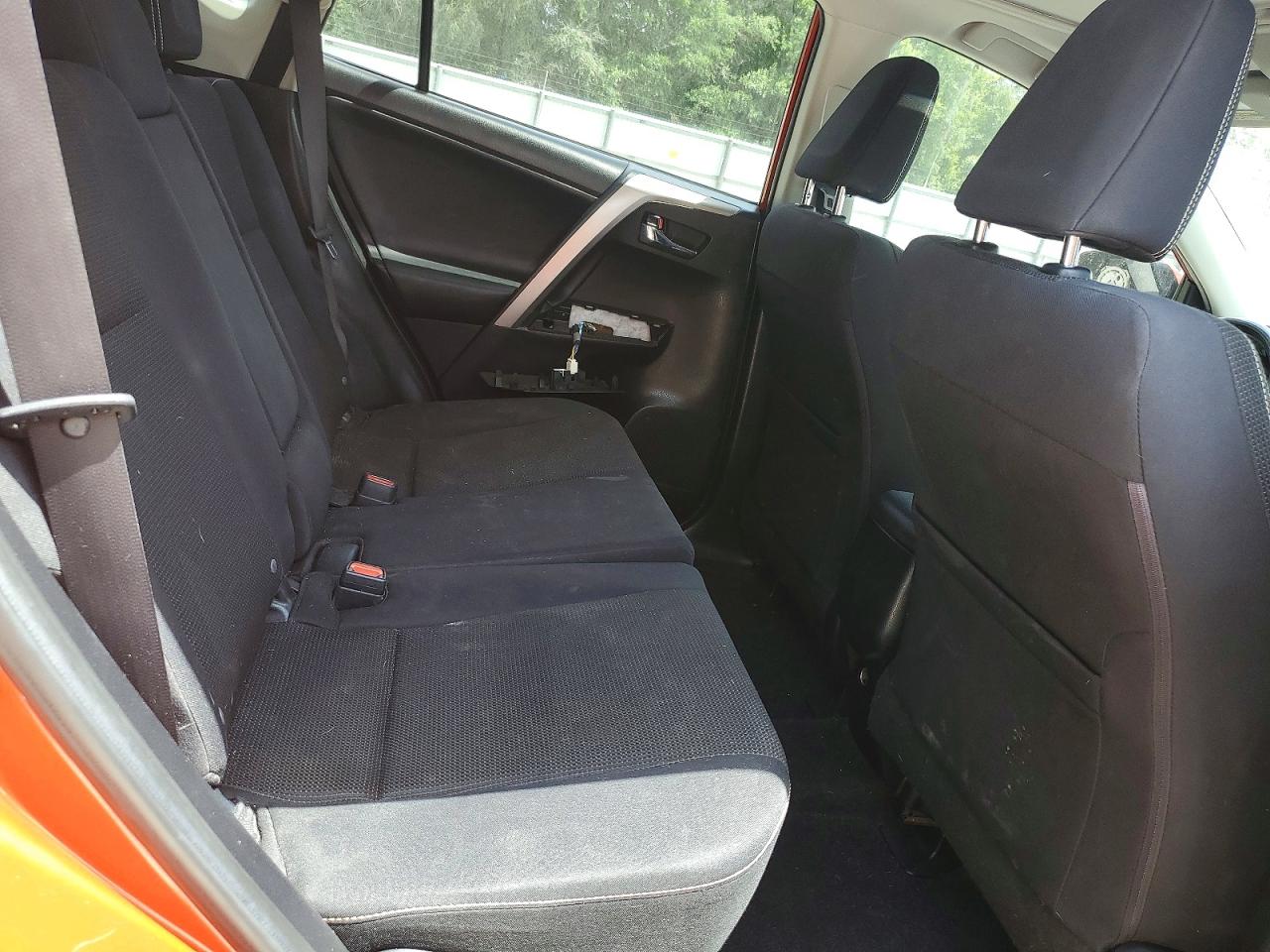 2016 TOYOTA RAV4 XLE photo 25
