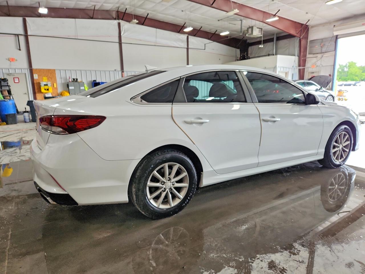 2018 HYUNDAI SONATA SE photo 3