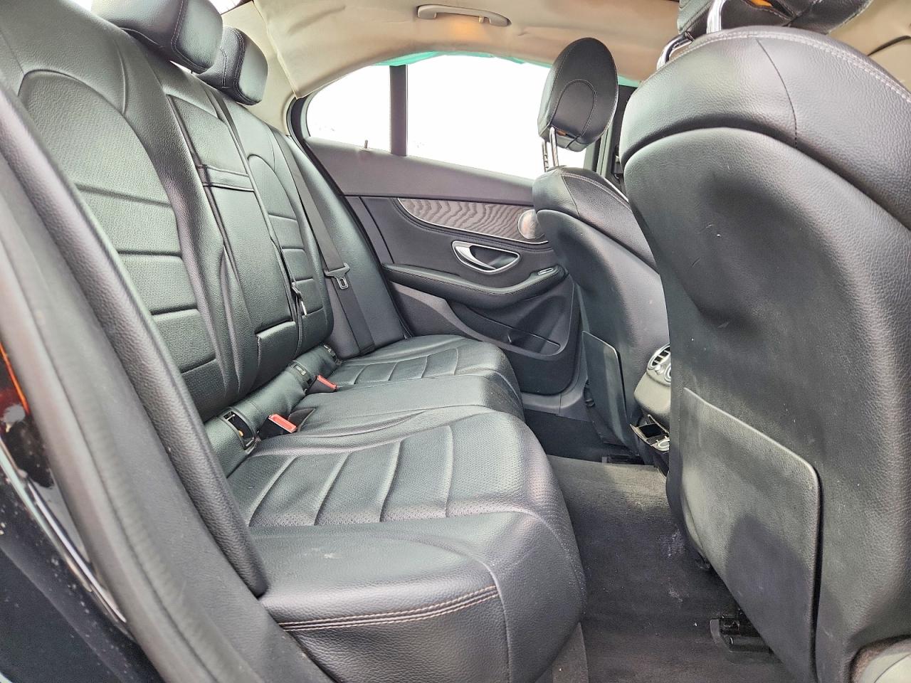 2015 MERCEDES-BENZ C 300 4MATIC photo 28