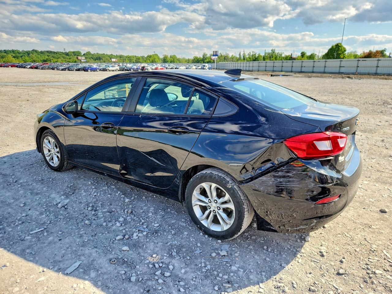 2019 CHEVROLET CRUZE LS photo 4