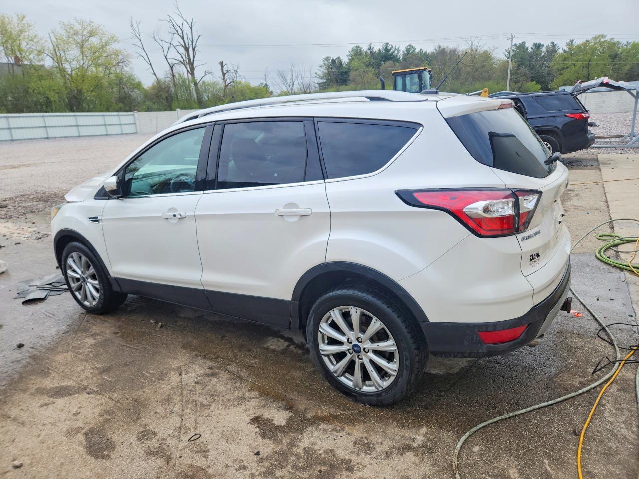 2017 FORD ESCAPE TITANIUM photo 3