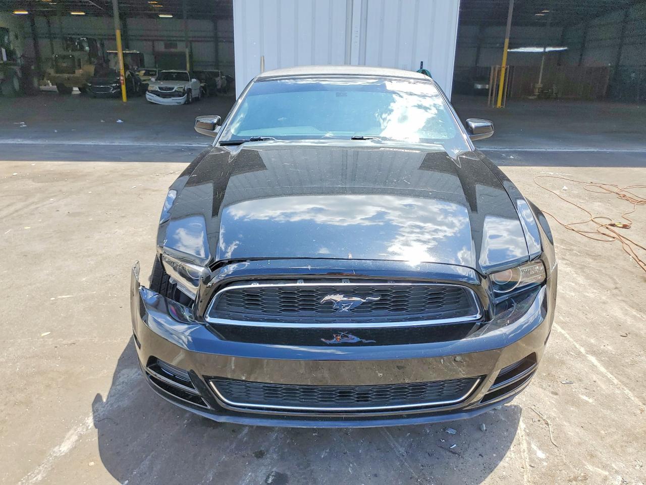 2014 FORD MUSTANG photo 13