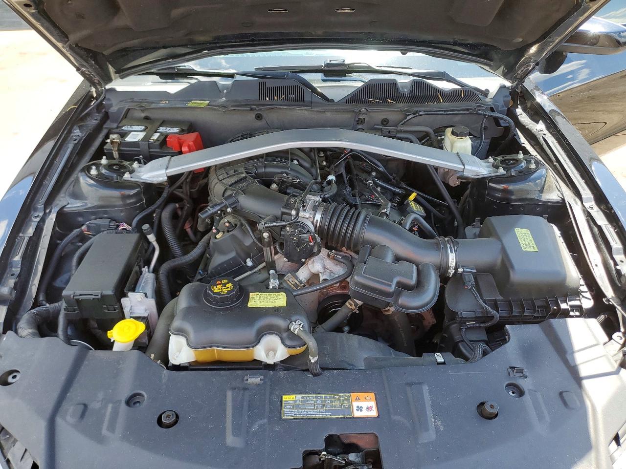 2014 FORD MUSTANG photo 31