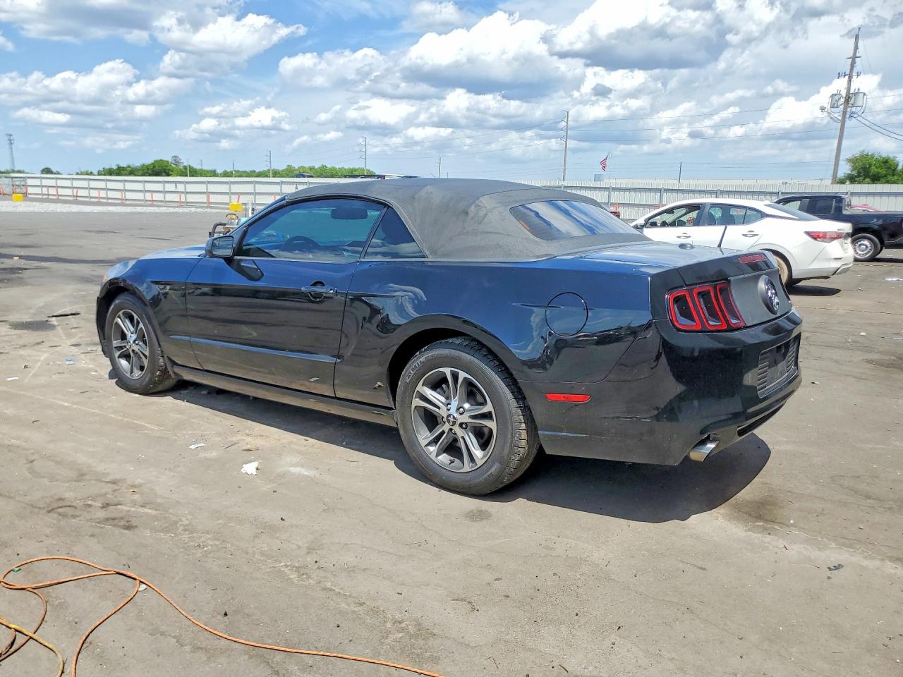 2014 FORD MUSTANG photo 4