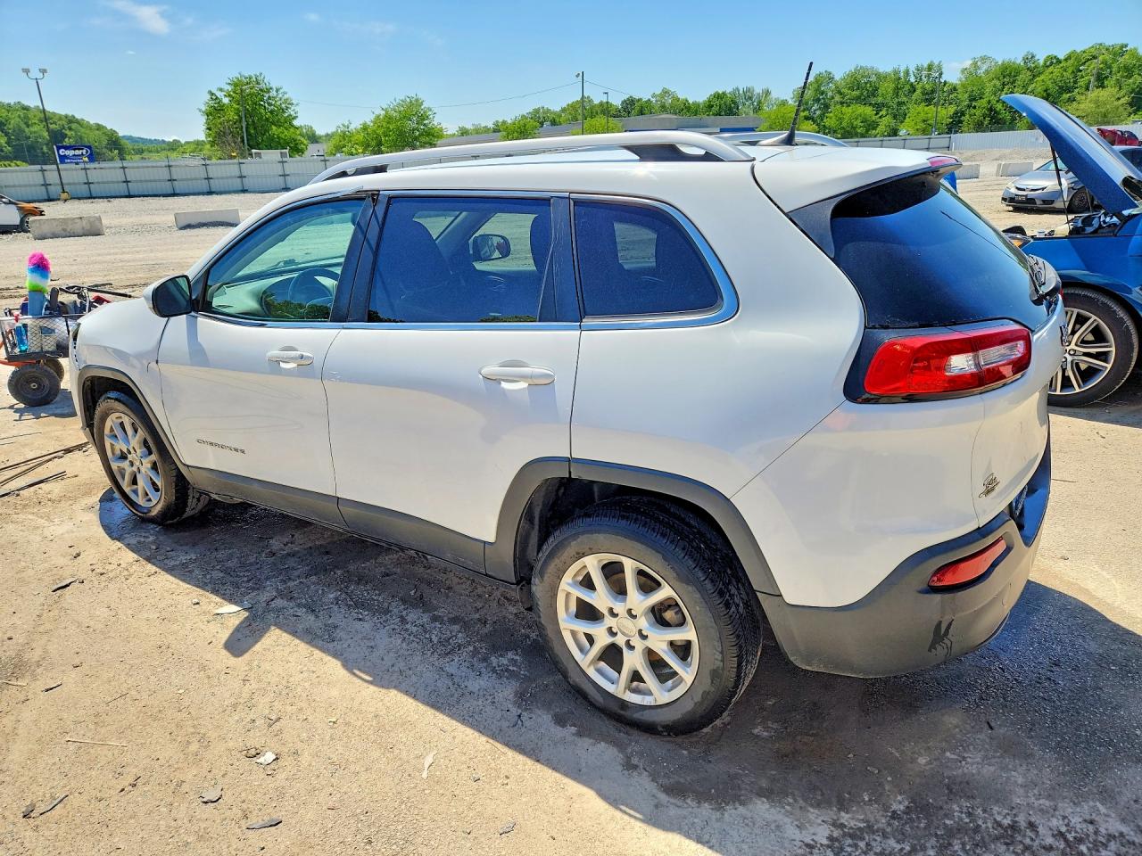 2016 JEEP CHEROKEE LATITUDE photo 3