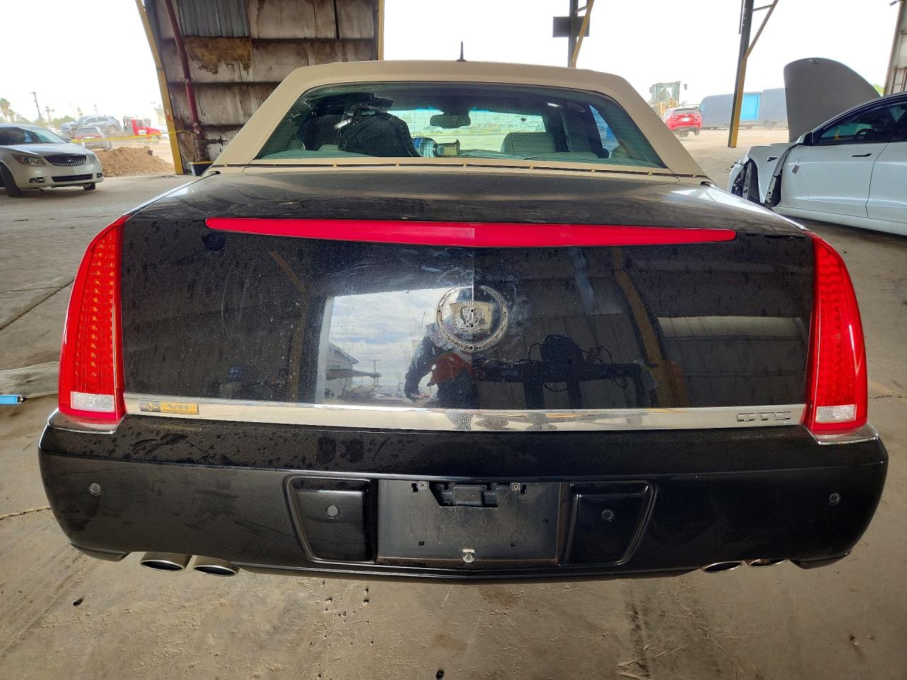 2008 CADILLAC DTS photo 16