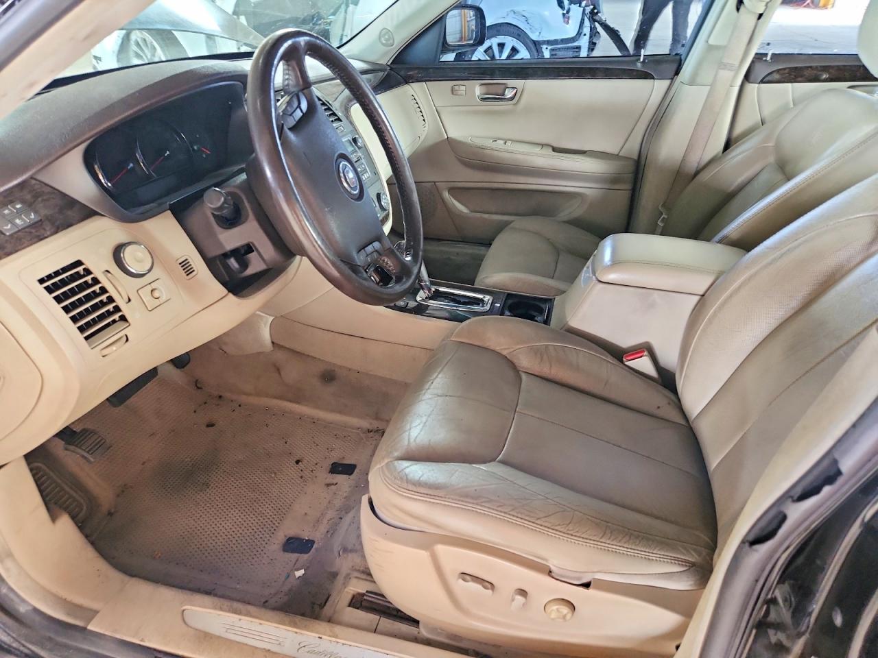 2008 CADILLAC DTS photo 19