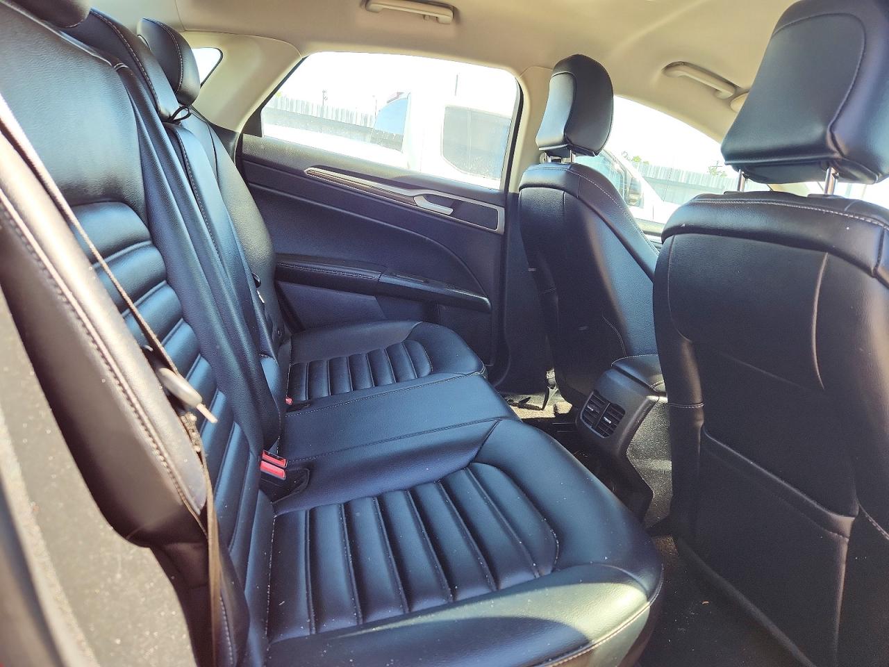 2020 FORD FUSION SEL photo 19