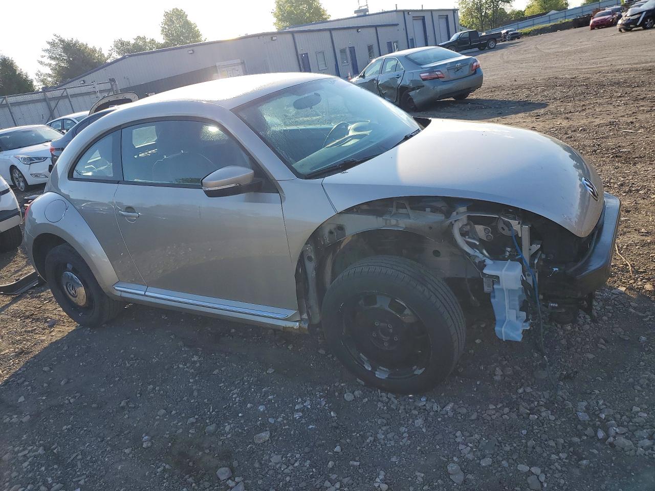 2013 VOLKSWAGEN BEETLE photo 7