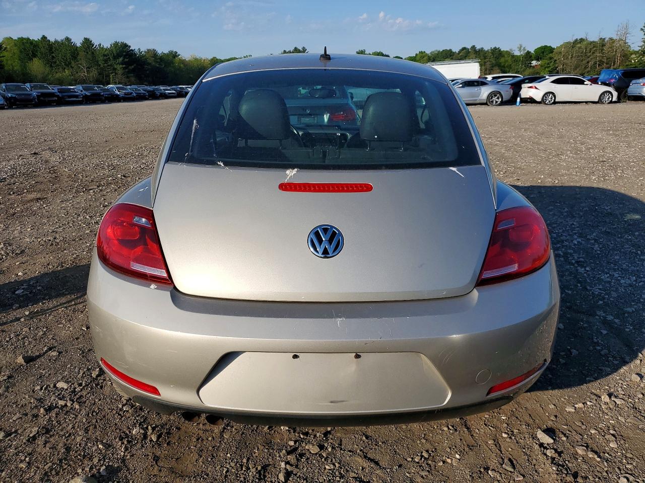 2013 VOLKSWAGEN BEETLE photo 11