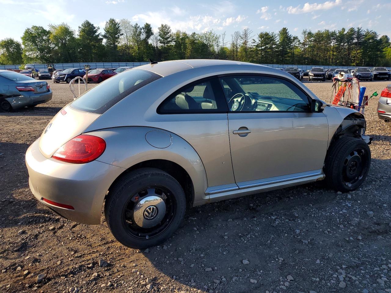 2013 VOLKSWAGEN BEETLE photo 5