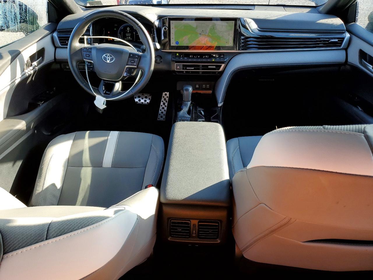 2025 TOYOTA CAMRY SE photo 15