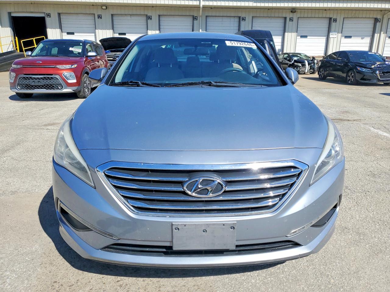 2015 HYUNDAI SONATA SE photo 9