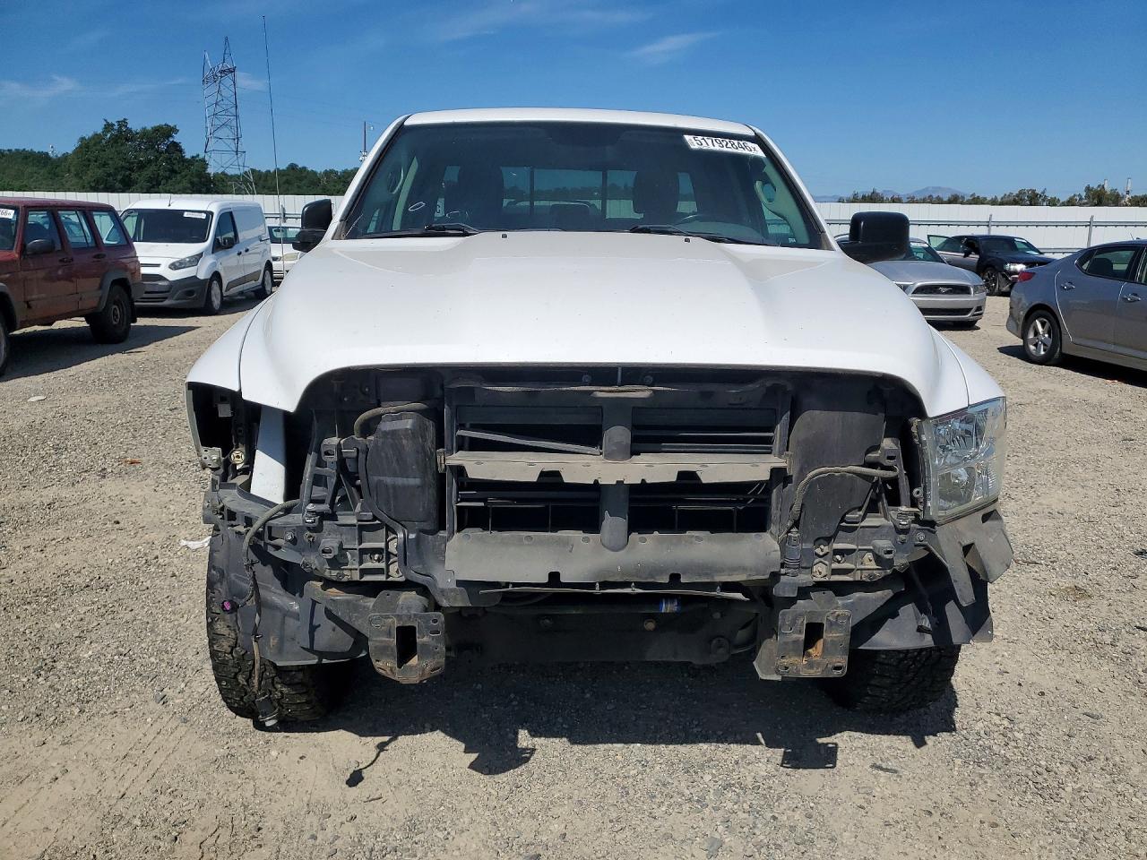 2016 RAM 1500 SLT photo 5