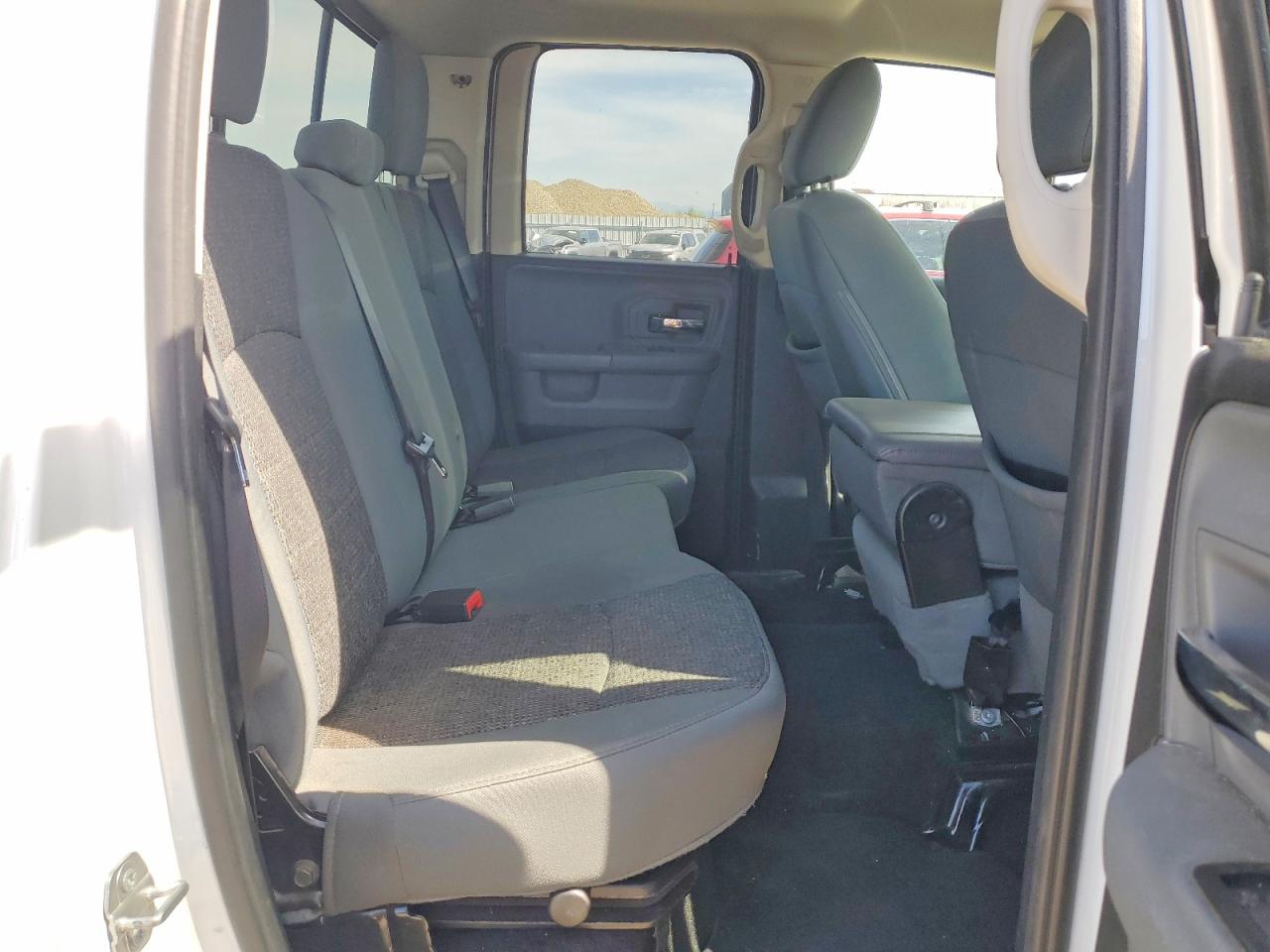2016 RAM 1500 SLT photo 10