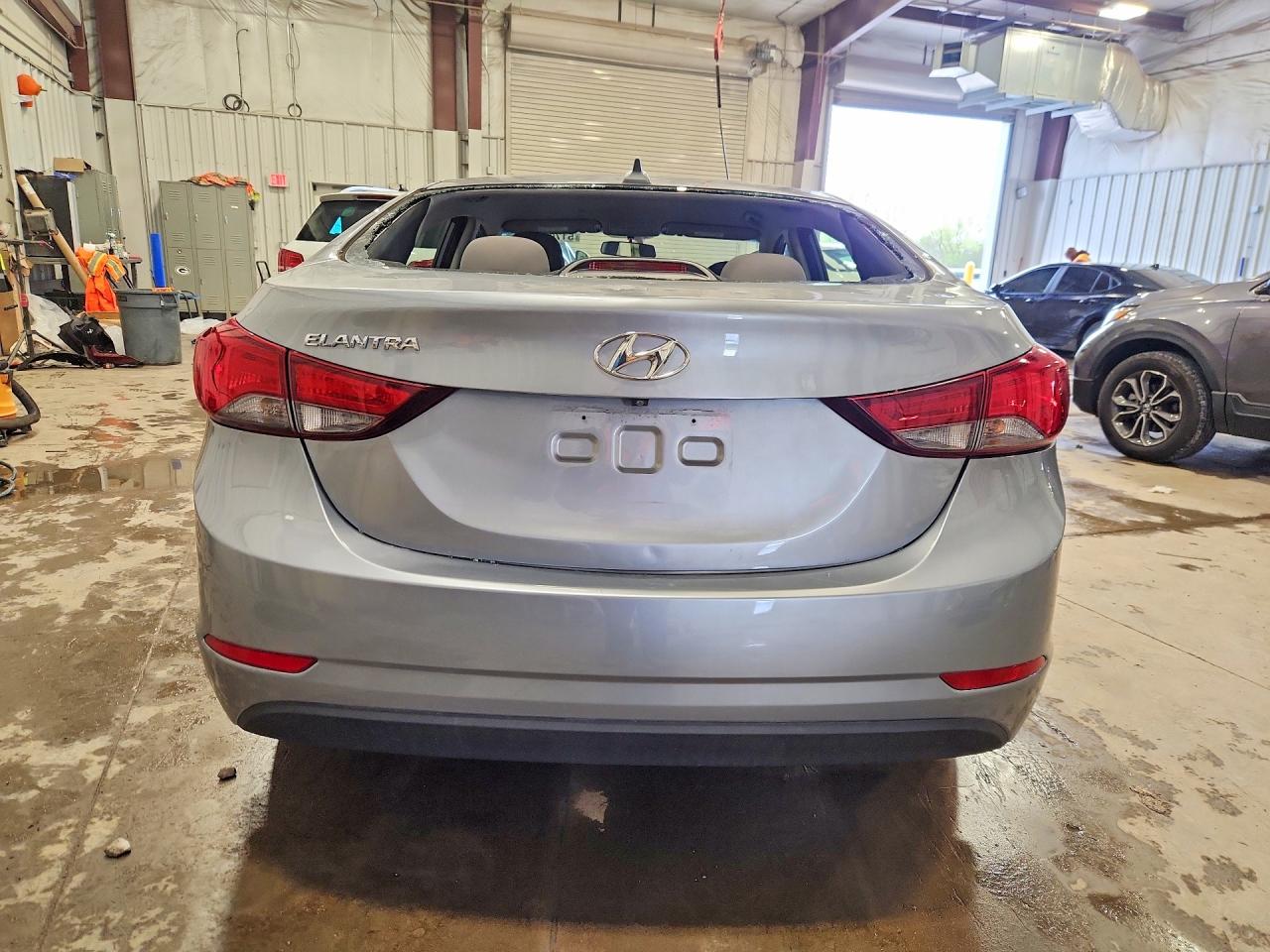 2016 HYUNDAI ELANTRA SE photo 11