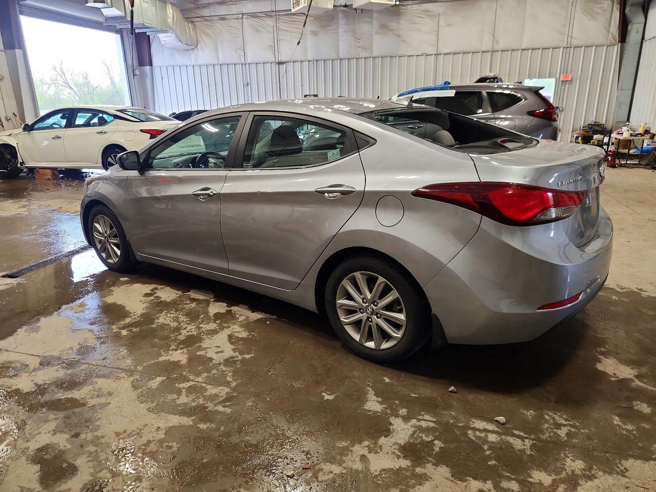 2016 HYUNDAI ELANTRA SE photo 3