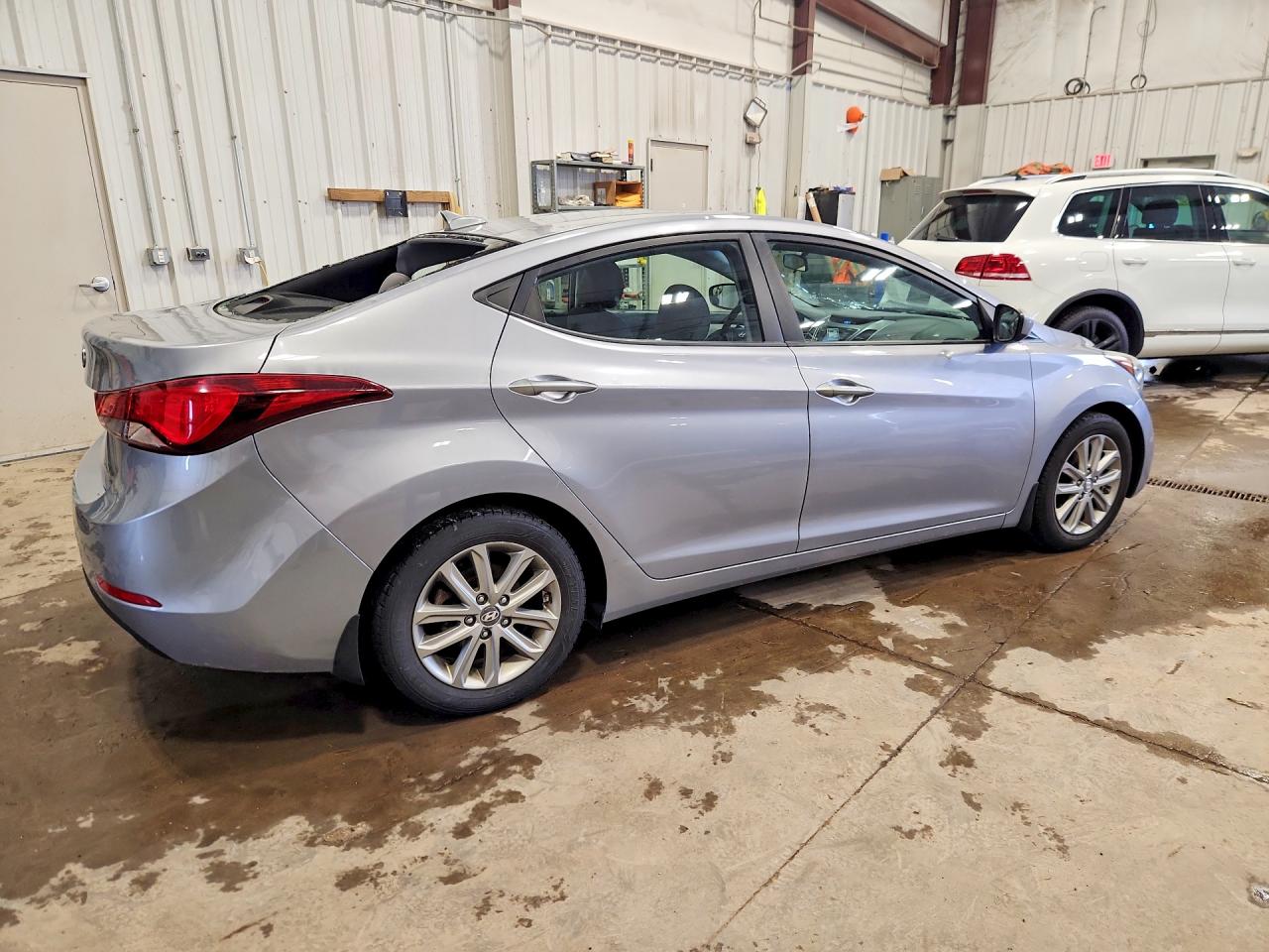 2016 HYUNDAI ELANTRA SE photo 5