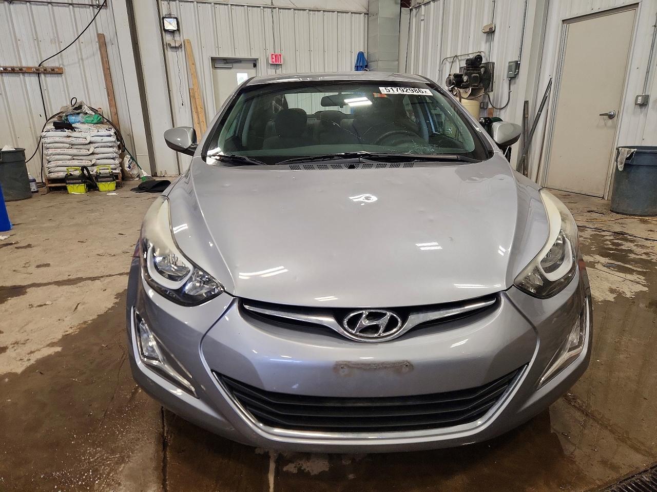 2016 HYUNDAI ELANTRA SE photo 9