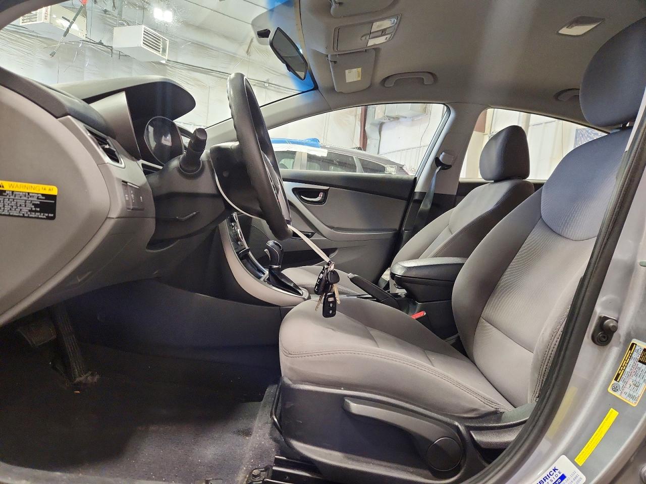 2016 HYUNDAI ELANTRA SE photo 13