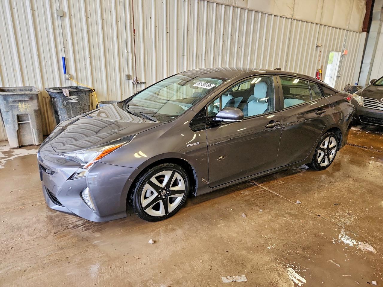 2016 TOYOTA PRIUS
