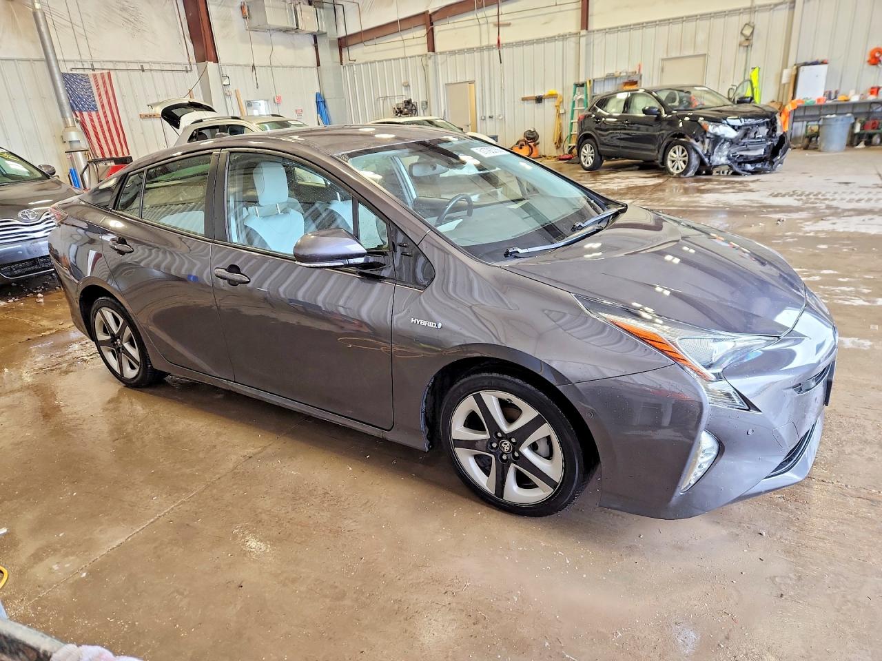 2016 TOYOTA PRIUS FOUR TOURING photo 10
