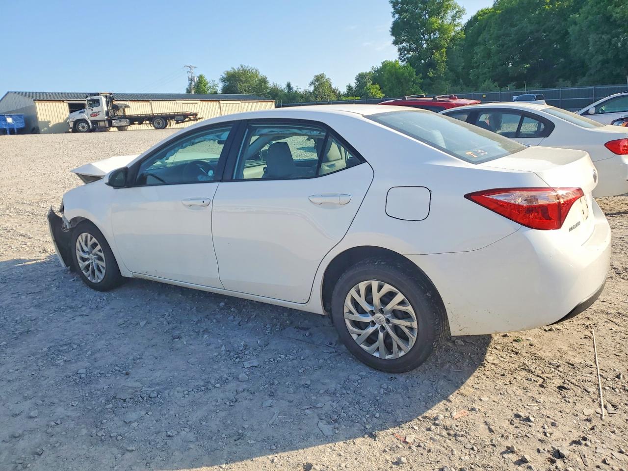 2019 TOYOTA COROLLA LE photo 3