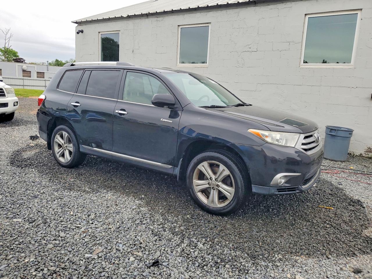 2011 TOYOTA HIGHLANDER LIMITED photo 10