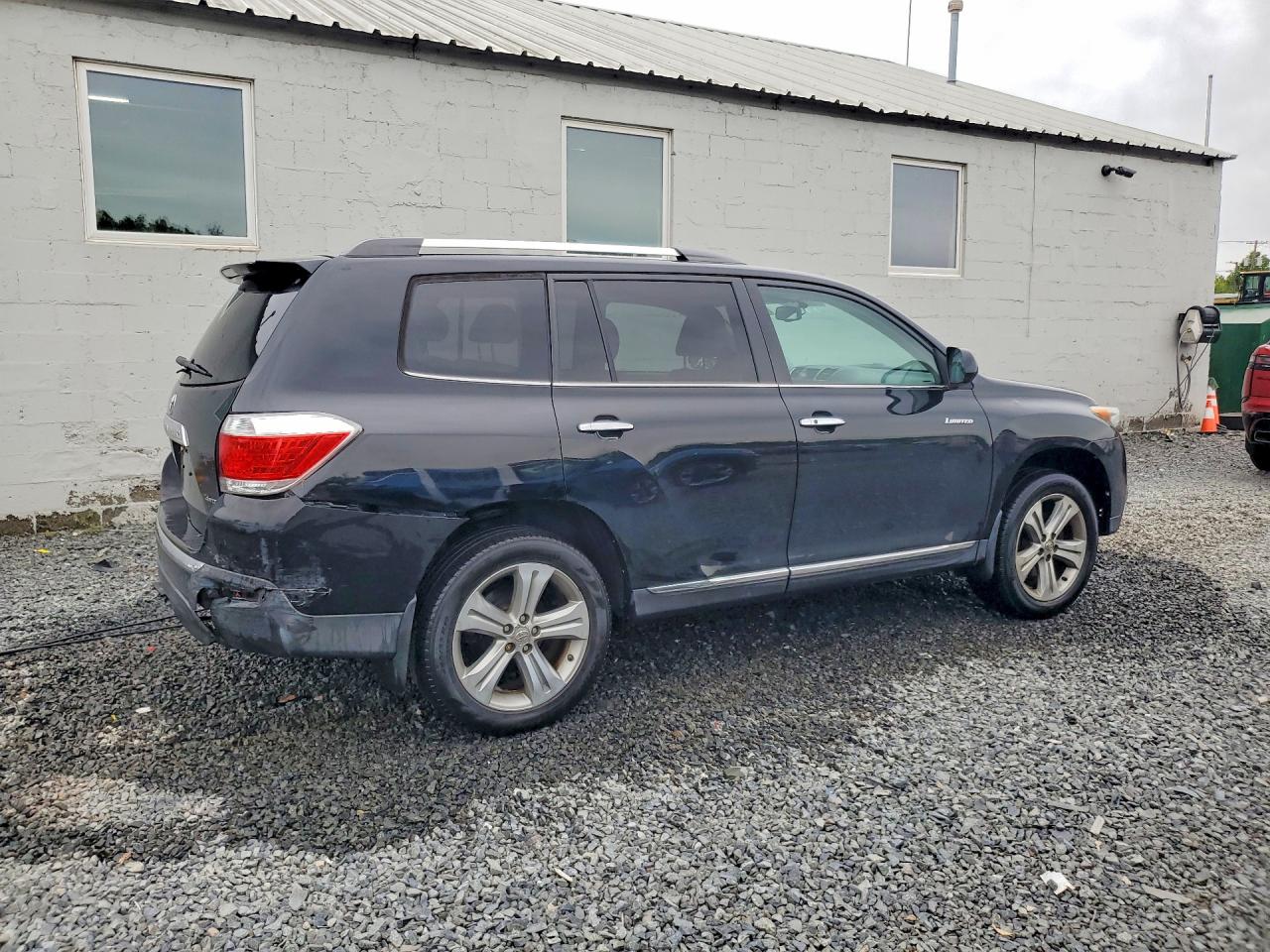 2011 TOYOTA HIGHLANDER LIMITED photo 7