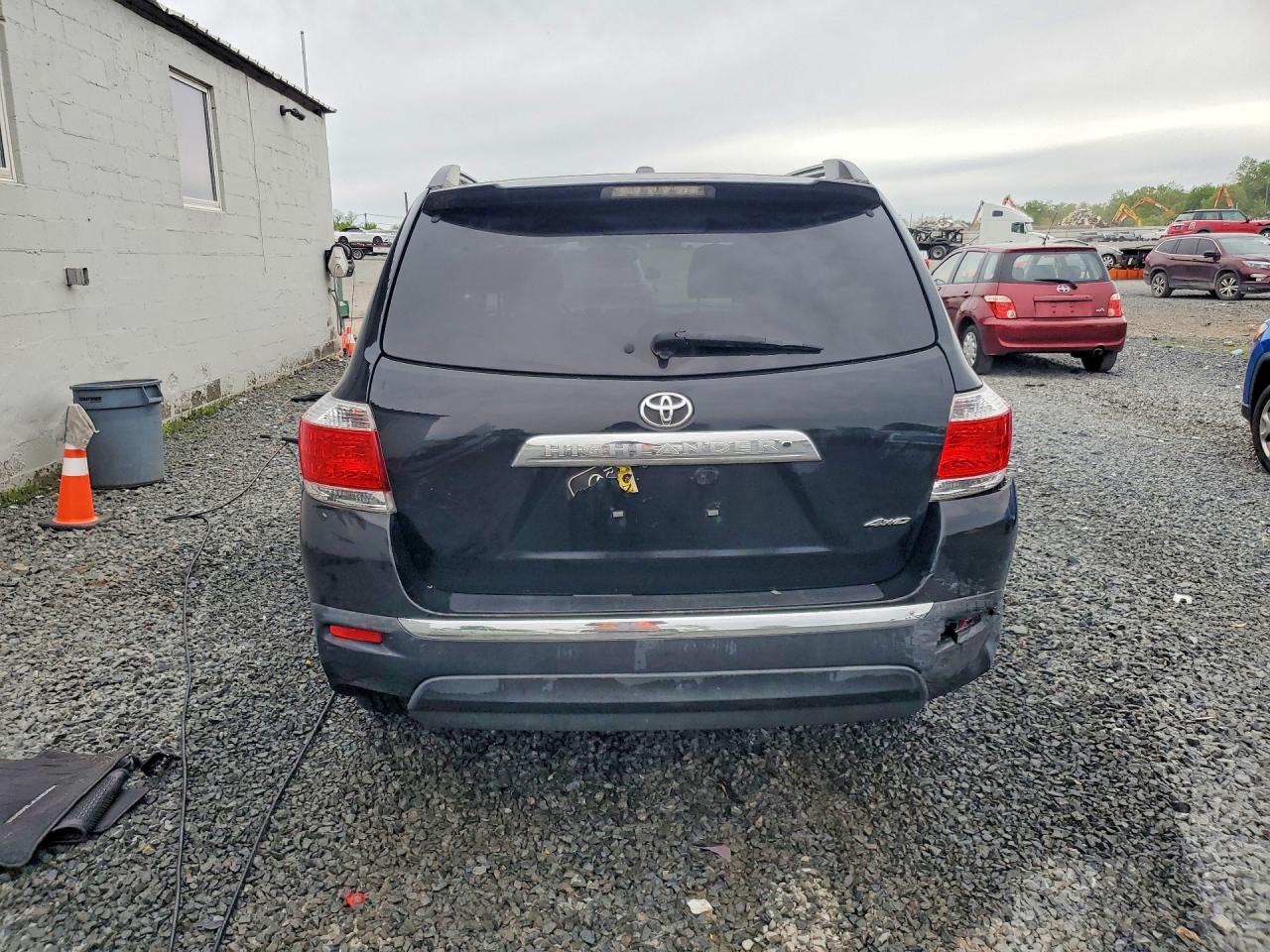 2011 TOYOTA HIGHLANDER LIMITED photo 16
