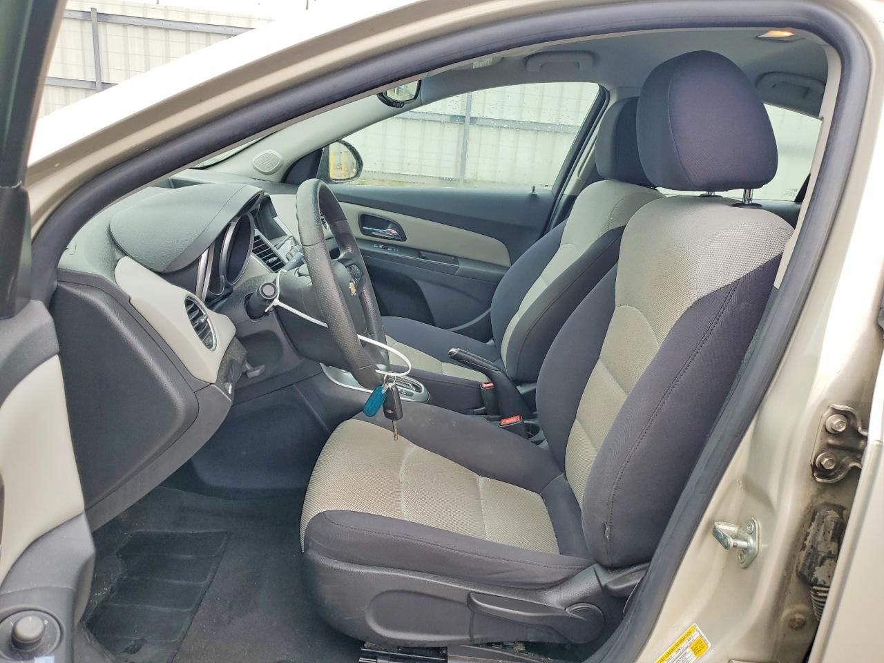 2014 CHEVROLET CRUZE LS photo 13