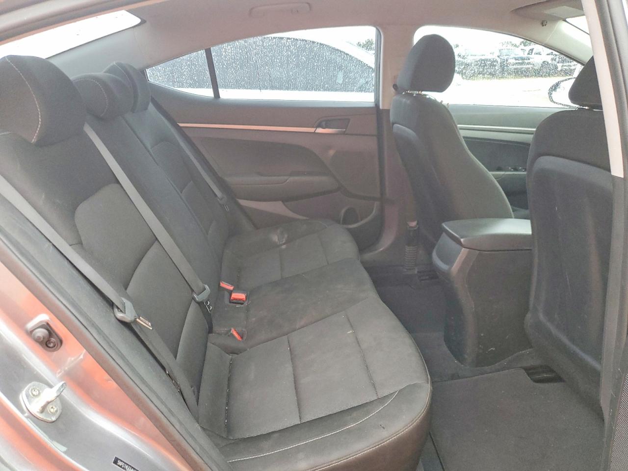 2018 HYUNDAI ELANTRA SE photo 19